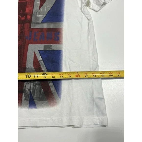 Vintage Guess Men's White V-Neck T-Shirt Size M - Picture 6 of 7